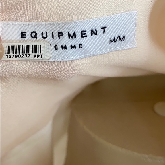 Equipment 💯 % Silk peach blouse - Picture 3 of 4